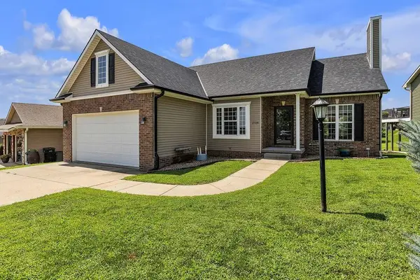 2708 Meadow Ridge Drive, St Joseph, MO 64504