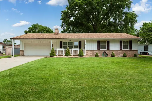 18200 Hanthorne Drive, Independence, MO 64057