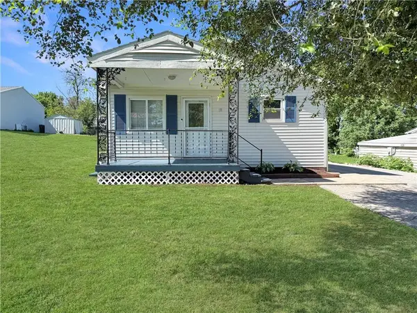 18 E 27th Street, Higginsville, MO 64037