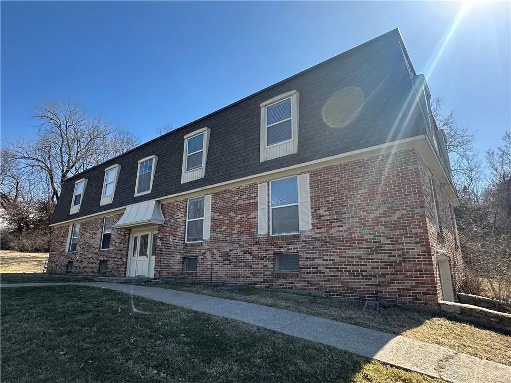 8725 Countryshire Lane, Kansas City, MO 64138 - #1