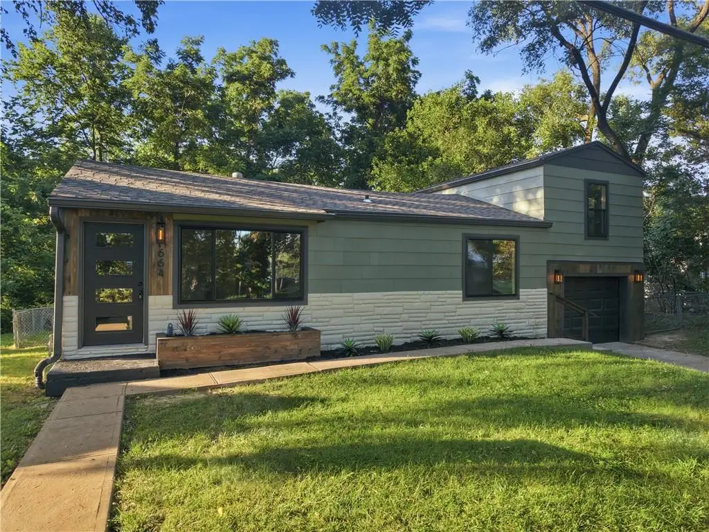 664 Doniphan Street, Leavenworth, KS 66048 - #1