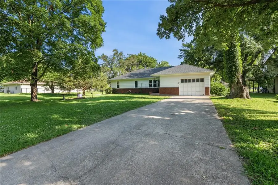 816 Vine Street, Lacygne, KS 66040 - #2