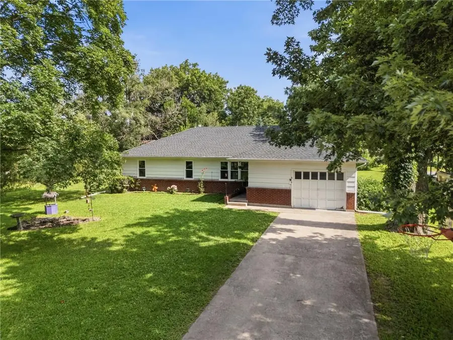 816 Vine Street, Lacygne, KS 66040 - #3