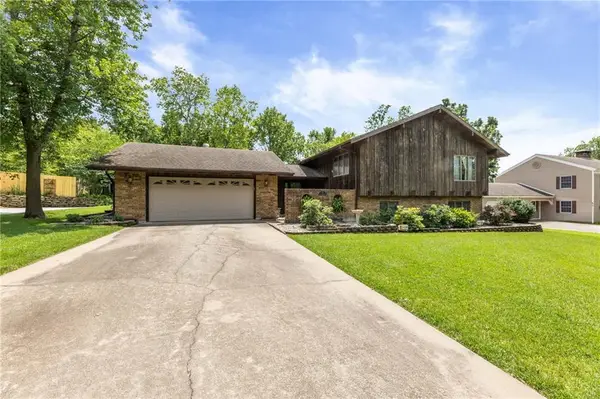 21 W Edwards Street, Iola, KS 66749