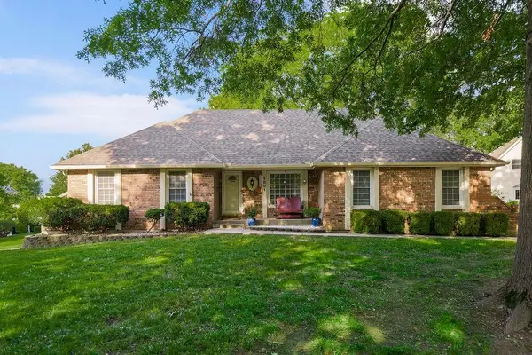 1801 NE Abbey Lane, Lee's Summit, MO 64086