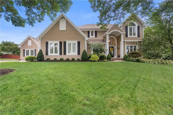 1041 SW Ellis Drive, Lee's Summit, MO 64081