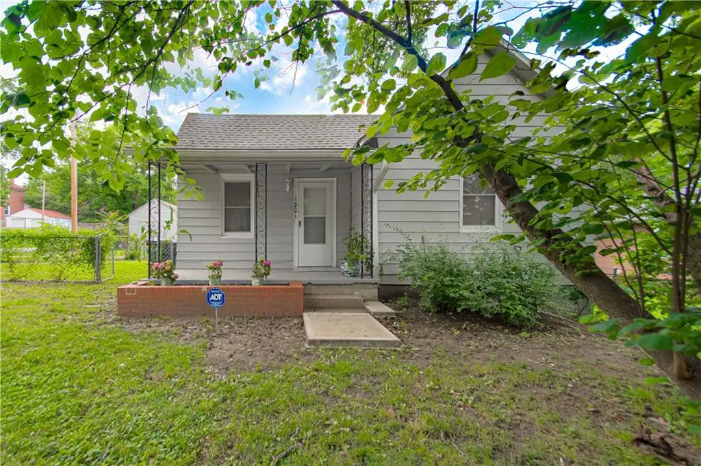1801 S Broadway Street, Leavenworth, KS 66048 - #1