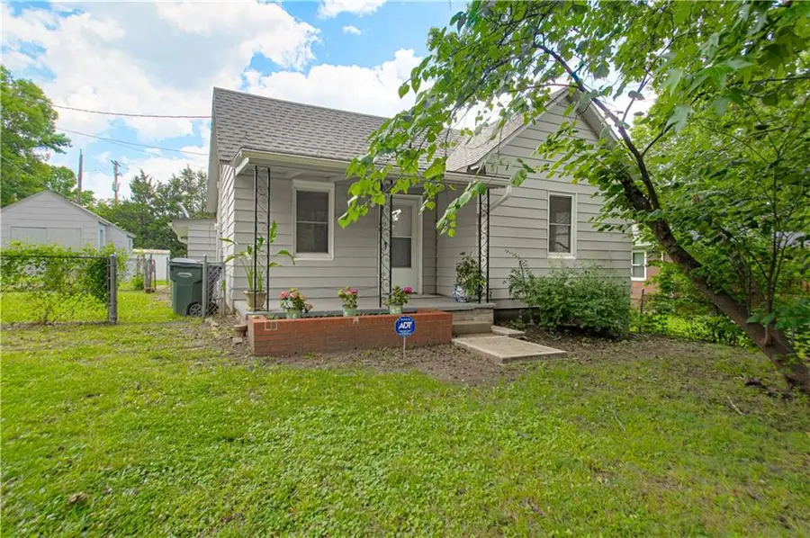 1801 S Broadway Street, Leavenworth, KS 66048 - #3