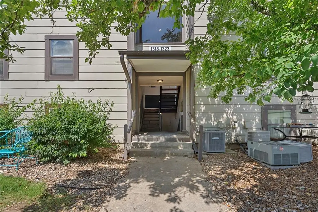 1318 Westbrooke Street, Lawrence, KS 66049 - #1