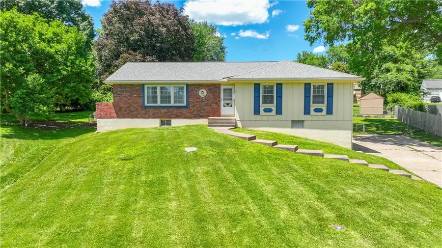 9700 E 82nd Street, Raytown, MO 64138 - #2