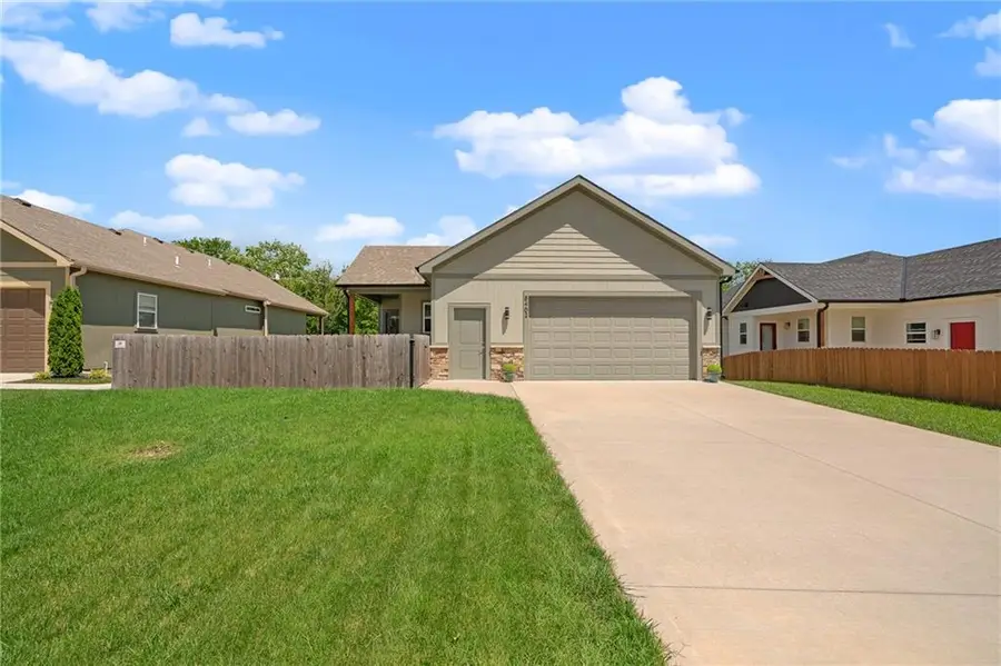 8462 Peoria Street, De Soto, KS 66018 - #2