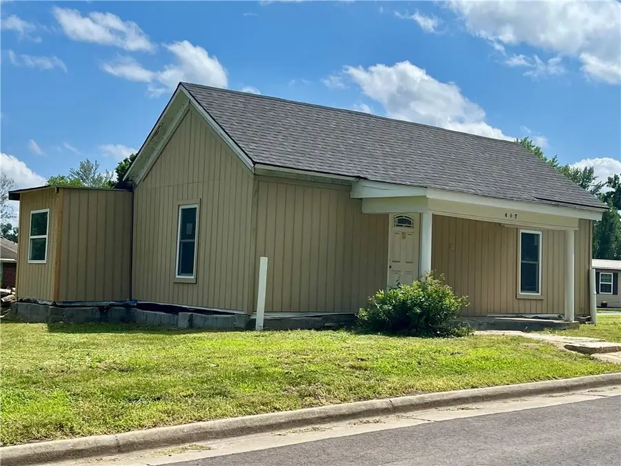407 W 23rd Street, Higginsville, MO 64037 - #2