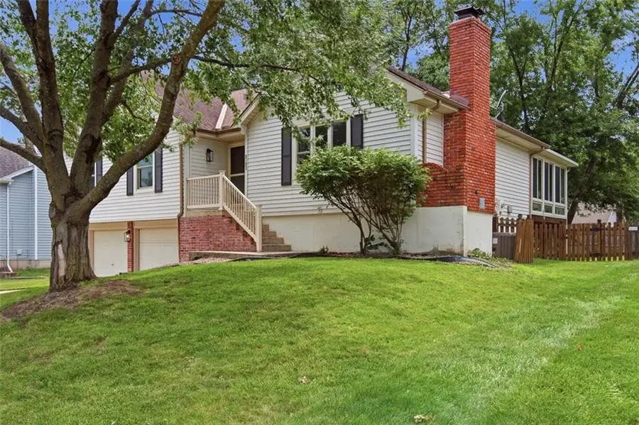 2123 NW 8th Street, Blue Springs, MO 64015 - #3