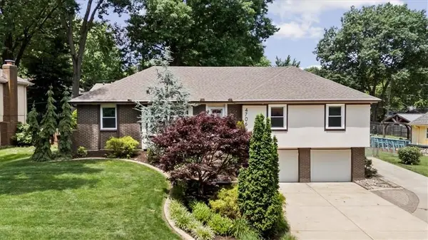 4706 Stearns Lane, Shawnee, KS 66203