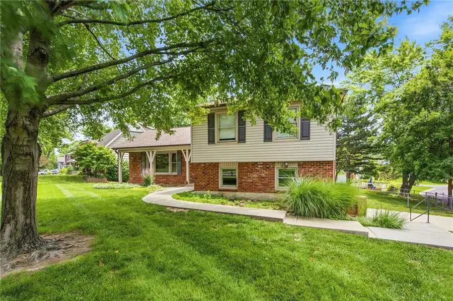 9409 W 89th Street, Overland Park, KS 66212 - #2
