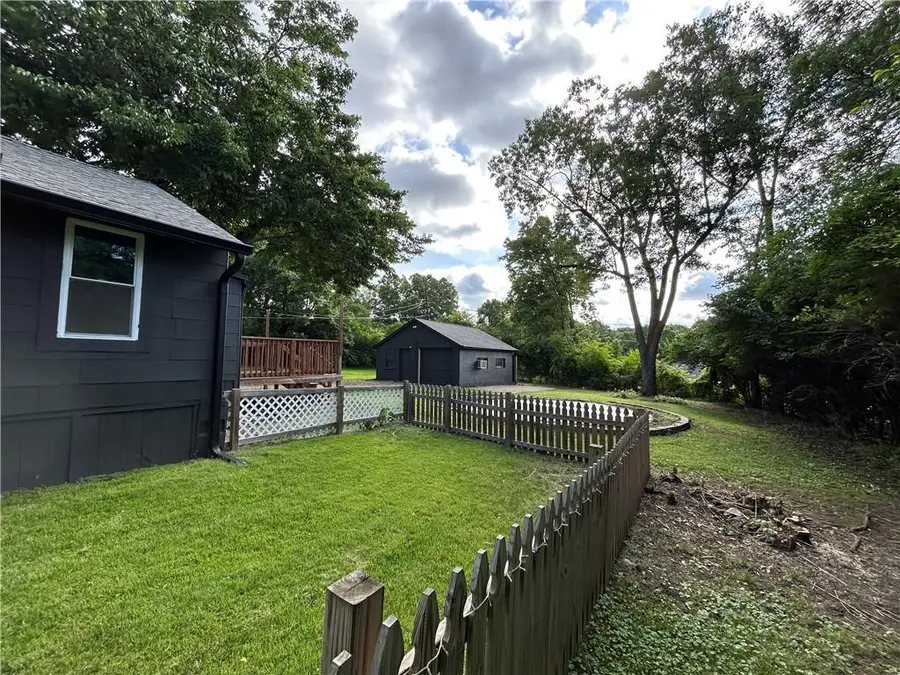 9051 Grand Avenue, Kansas City, MO 64114 - #3