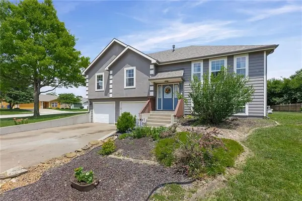 1303 S Bury Street, Tonganoxie, KS 66086