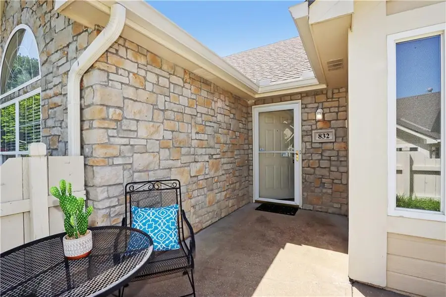 832 NE Devon Drive, Lees Summit, MO 64064 - #2