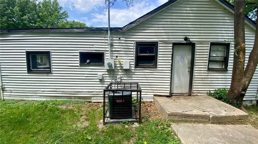 6013 College Avenue, Kansas City, MO 64130 - #2