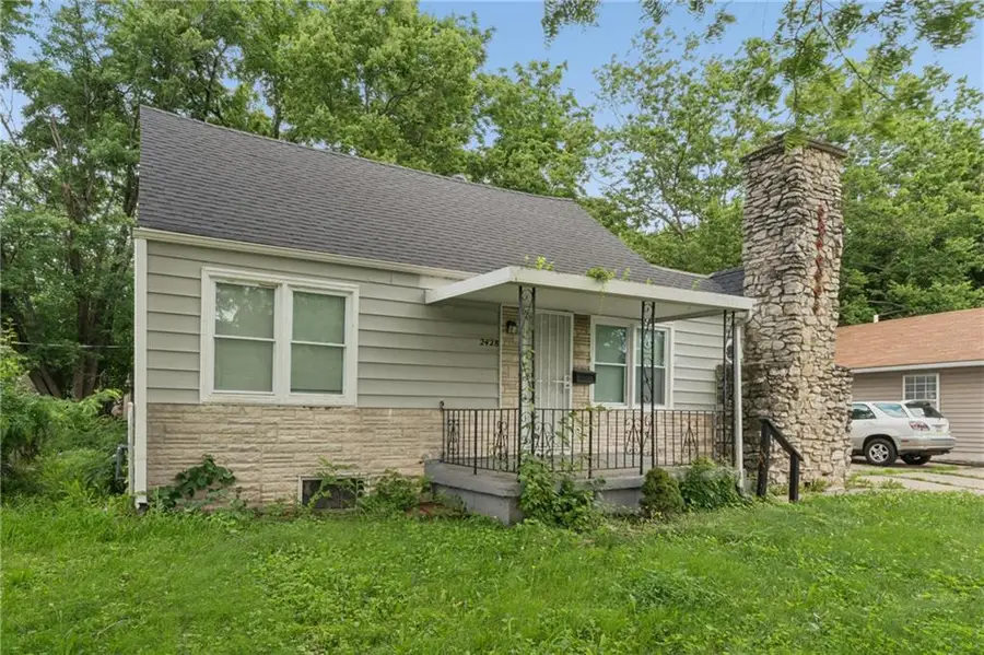 2428 Oakley Avenue, Kansas City, MO 64127 - #2