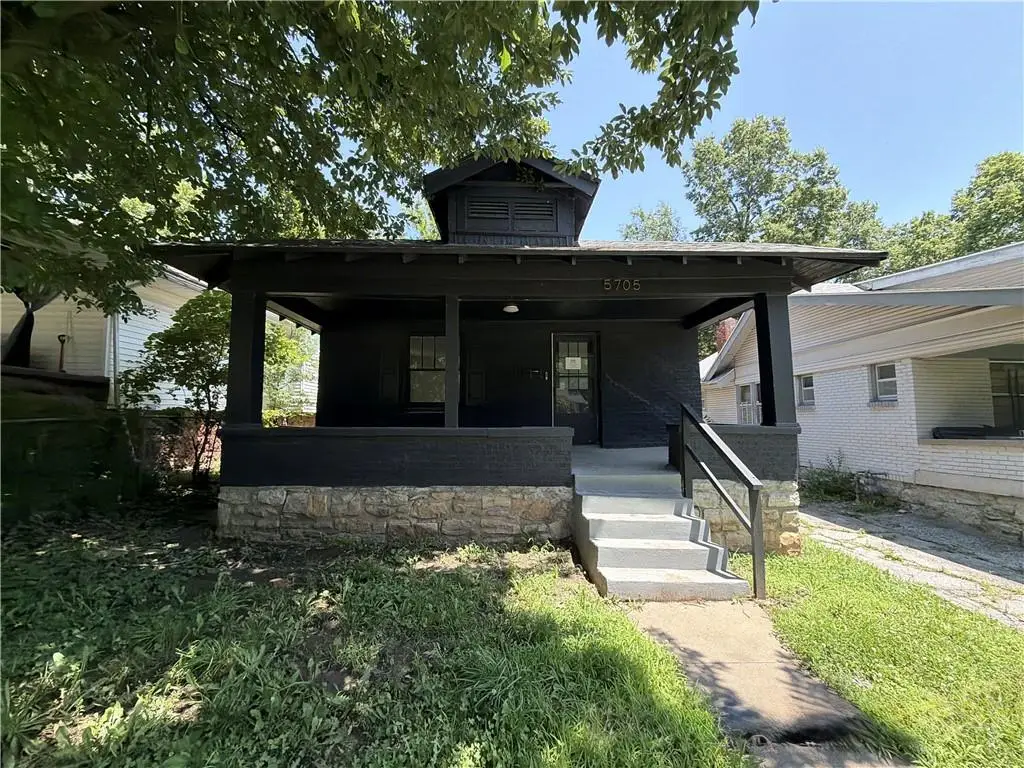 5705 Park Avenue, Kansas City, MO 64130 - #1