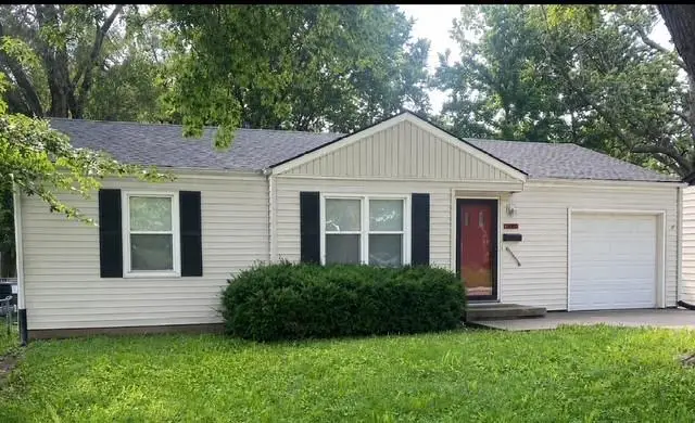 3020 S Norton Avenue, Independence, MO 64052 - #1
