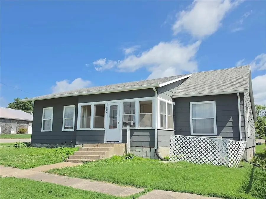 103 E 3rd Avenue, Garnett, KS 66032 - #2