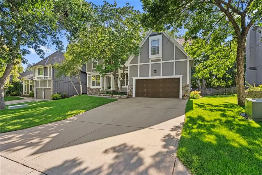 11573 S Brentwood Drive, Olathe, KS 66061 - #2