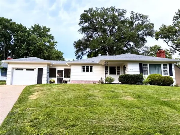 907 Ashland Court, St Joseph, MO 64506