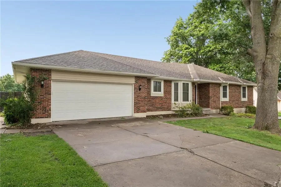 617 W Maple Street, Raymore, MO 64083 - #3