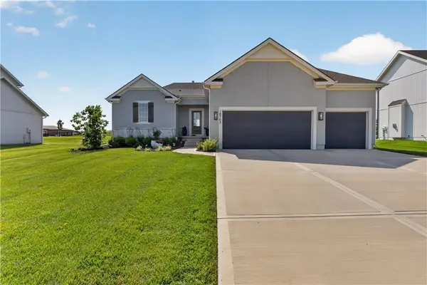 18702 Theden Street, Spring Hill, KS 66083
