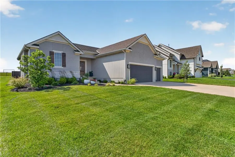 18702 Theden Street, Spring Hill, KS 66083 - #2