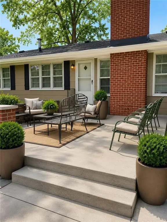5912 Longview Road, Kansas City, MO 64134 - #2