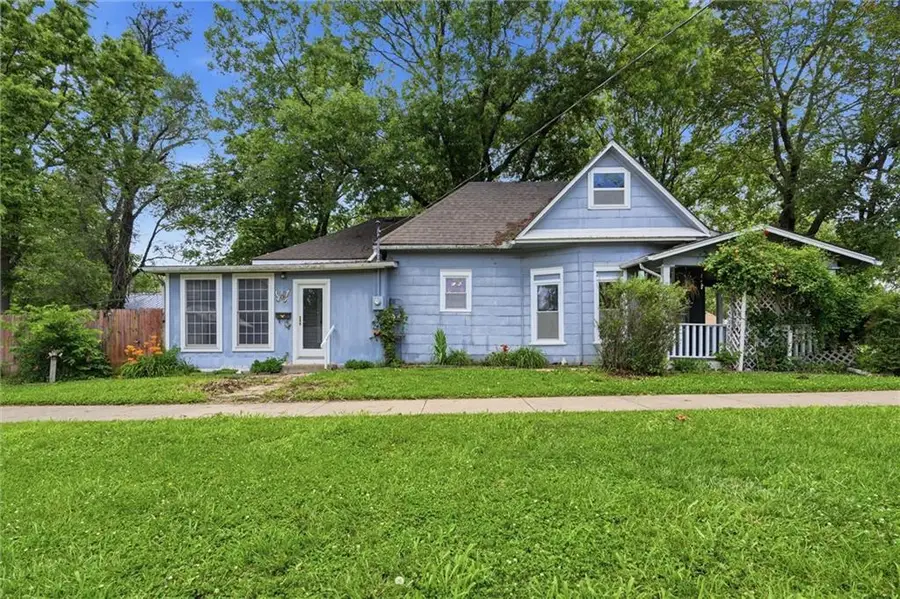 901 Pacific Avenue, Osawatomie, KS 66064 - #2