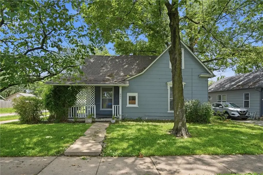 901 Pacific Avenue, Osawatomie, KS 66064 - #3