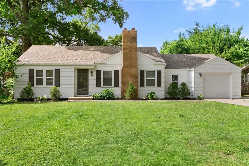 217 W 96th Terrace, Kansas City, MO 64114 - #1