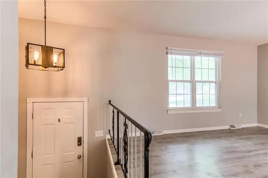 9404 NW 59th Terrace, Parkville, MO 64152 - #3