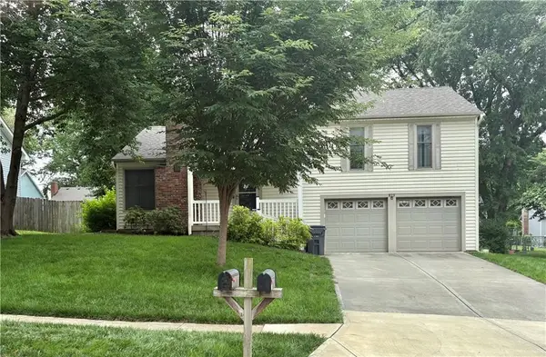 819 E Northview Street, Olathe, KS 66061