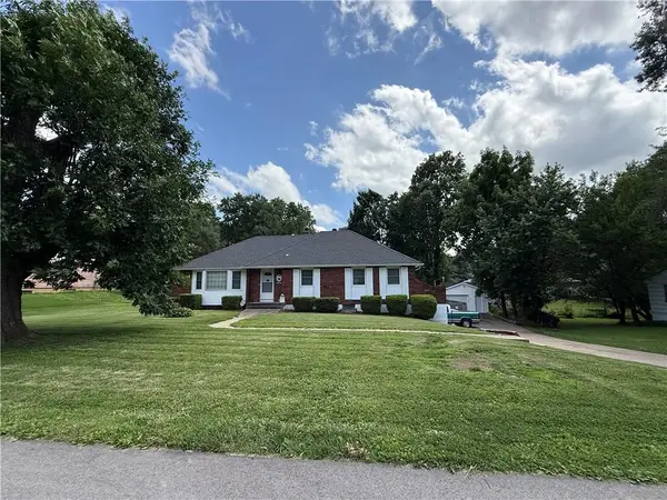 11805 E 48th Street, Kansas City, MO 64133