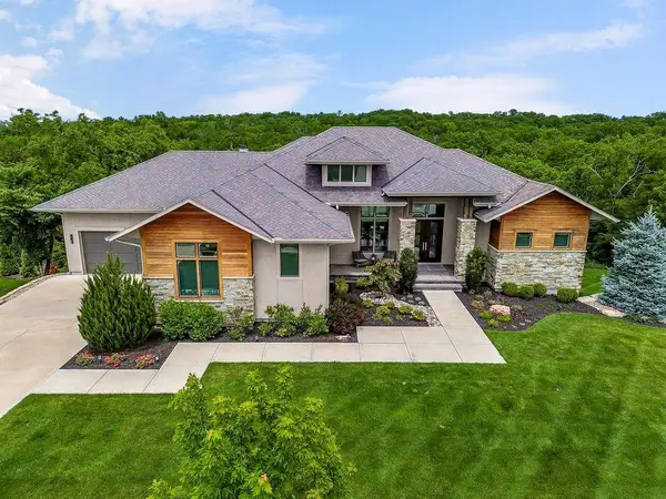 25040 W 105th Terrace, Olathe, KS 66061