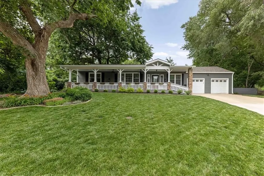 8530 W 86th Terrace, Overland Park, KS 66212 - #2