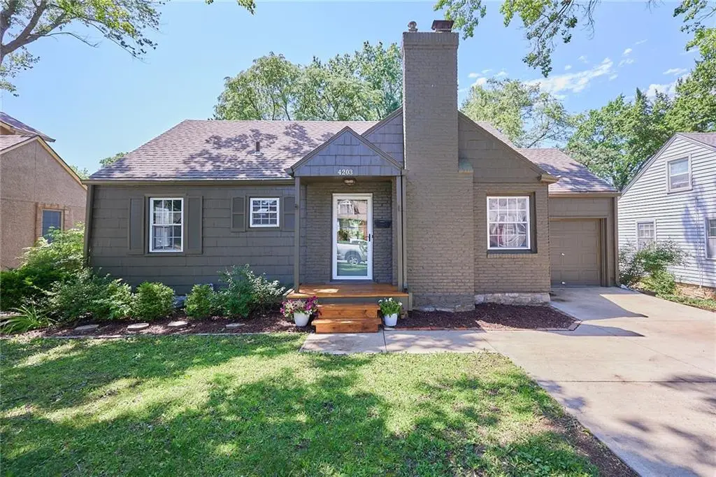 4203 W 53rd Terrace, Roeland Park, KS 66205 - #1