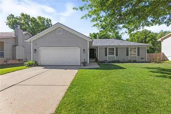 2043 NE Patterson Drive, Lee's Summit, MO 64086