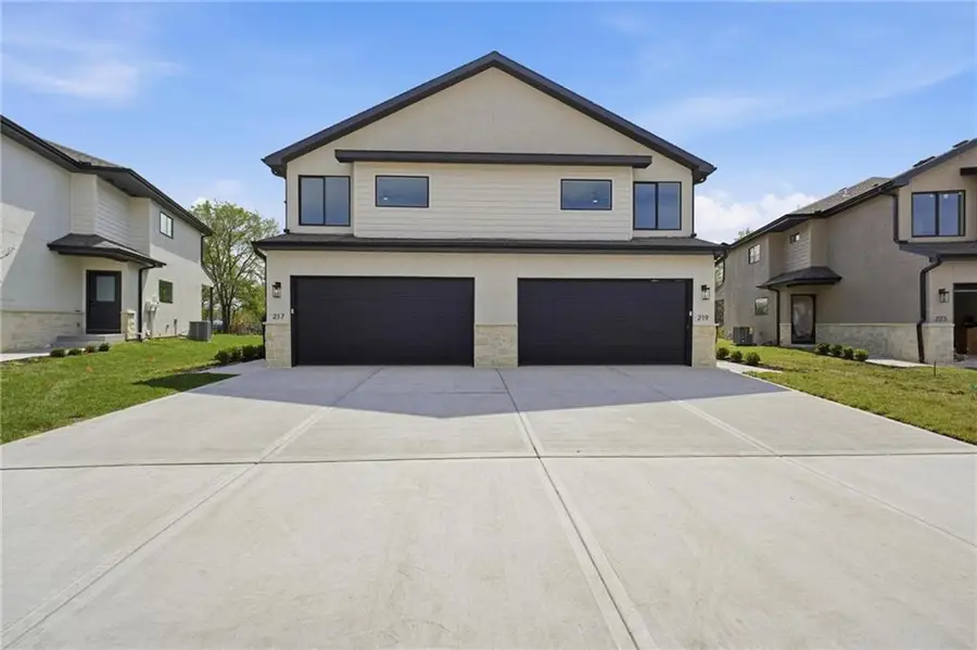 210-212 NW Orchard Court, Lees Summit, MO 64063 - #2