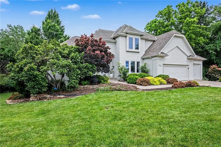 2520 SW Winterbond Circle, Lees Summit, MO 64081 - #3