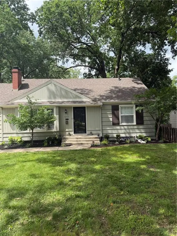 5200 W 72nd Street, Prairie Village, KS 66208