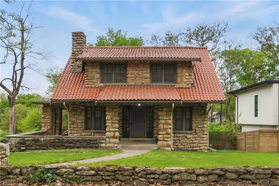 5334 Oak Street, Kansas City, MO 64112 - #2