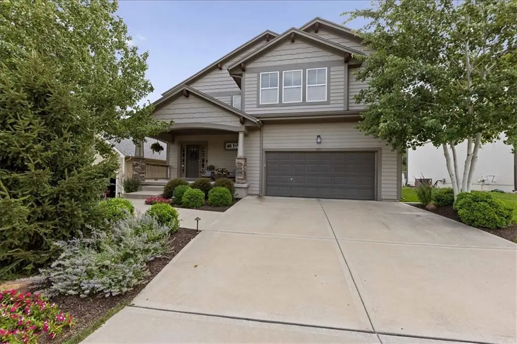 390 N Cedar Hills Street, Olathe, KS 66061 - #1