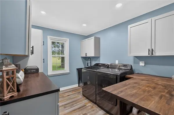 17909 S Hill Top Road, Pleasant Hill, MO 64080