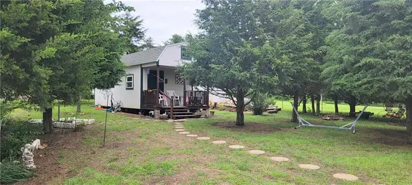 24-28 Hackberry Road, Mapleton, KS 66754